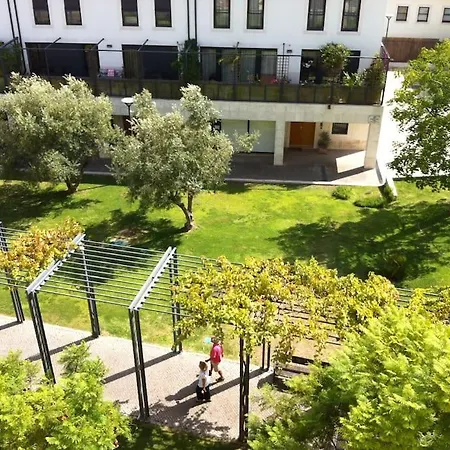 Blue - Metro At Your Door *